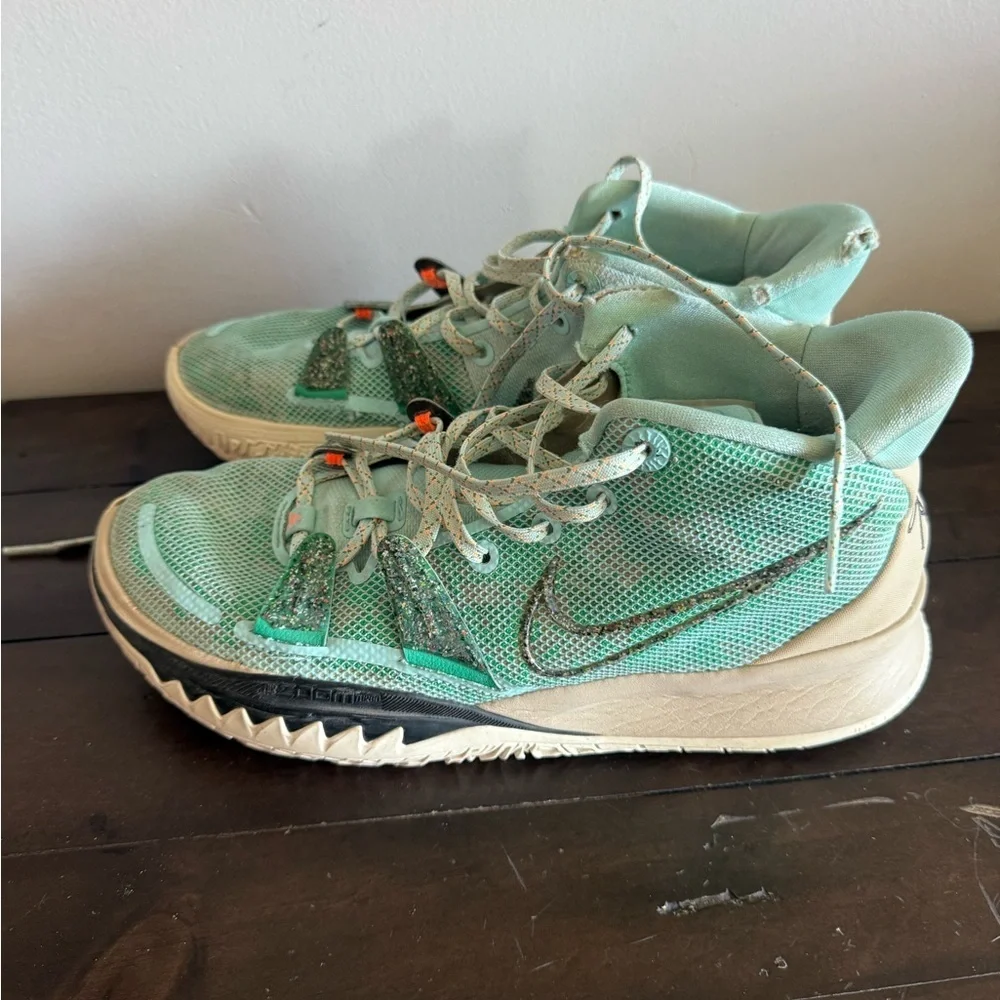 Nike Kyrie 7 Basketball Shoes Teal Mint Green Glitter Swoosh Men’s Size 9.5